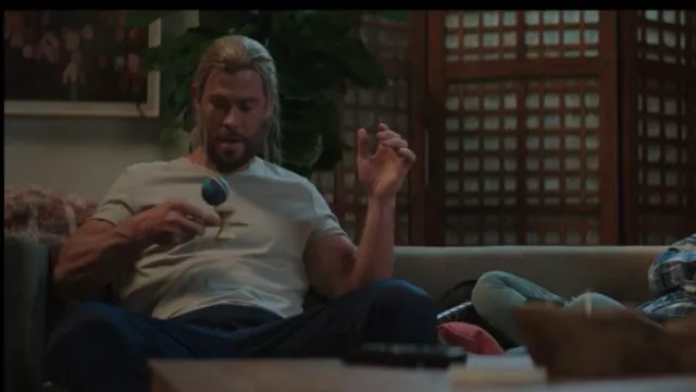 Kendama utilisé par Thor (Chris Hemsworth) dans le film Thor: Love and Thunder