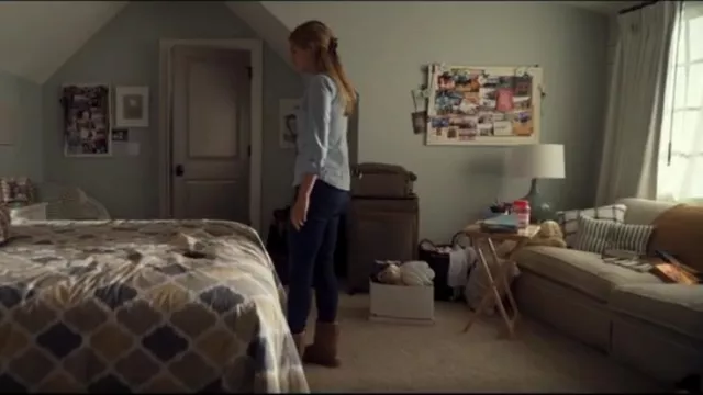 Ugg Australia Classic Short Boots worn by Lucy Albright (Grace Van Patten) as seen in Tell Me Lies (S01E01)