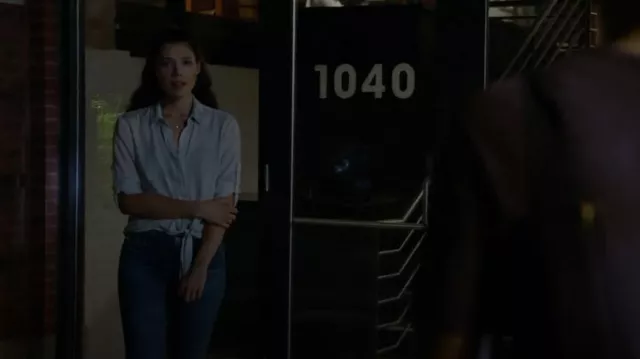 Bella Dahl Tie Dye Shirt porté par Violet Mikami (Hanako Greensmith) vu dans Chicago Fire (S11E01)