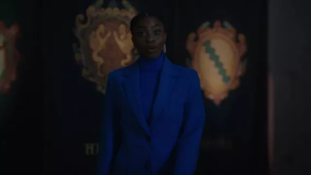 Zara Basic Blazer porté par Tatiana Vogel (Anita-Joy Uwajeh) vu dans Vampire Academy (S01E04)