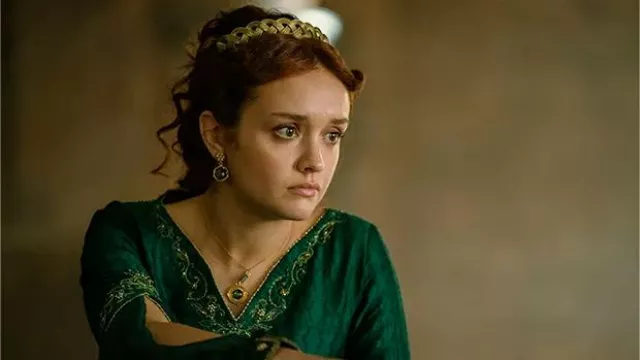 Gemstone Earrings worn by Queen Alicent Hightower (Olivia Cooke) in House of the Dragon TV show outfits (Season 1 Episode 6)
