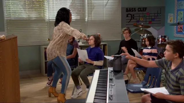 Veronica Beard Carolyn High Waist Crop Baby Boot Jeans worn by Tina (Tichina Arnold) as seen in The Neighborhood (S05E02)