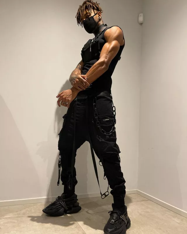 Le pantalon tactique jogger DXXMLIFE porté par Scarlxrd sur son compte Instagram @scarlxrd