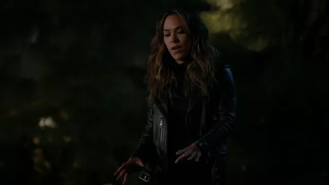 Allsaints Balfern Leather Biker Jacket porté par Emily Lopez (Jessica Camacho) vu dans All Rise (S02E02)