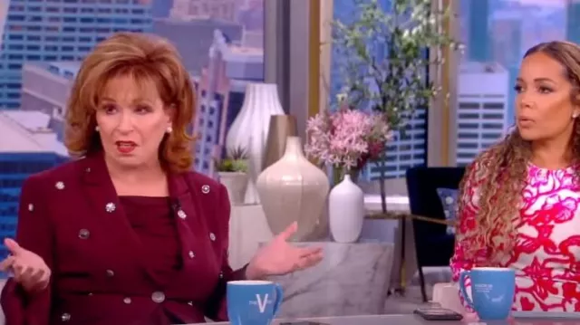Cinq a Sept Cheyenne Single-Breasted Blazer worn by Joy Behar as seen in The View on September 27,2022