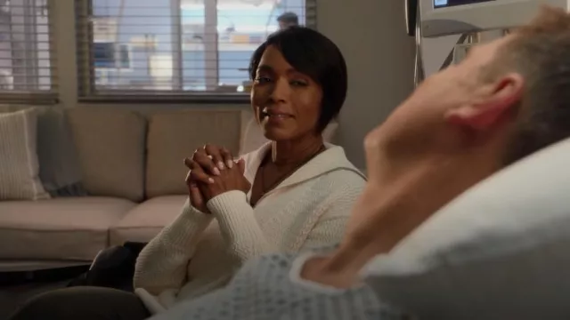 Rag & Bone Lena Half Zip Pullover worn by Athena Grant (Angela Bassett) as seen in 9-1-1 (S04E14)