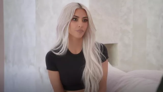 Skims Fits Everybody Super Cropped T-Shirt worn by Kim Kardashian as seen  in The Kardashians (S02E01)
