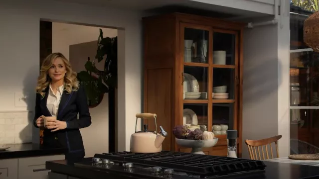 Sandro Haney Tailored Blazer porté par Amy Quinn (Lindsey Gort) vu dans All Rise (S02E11)