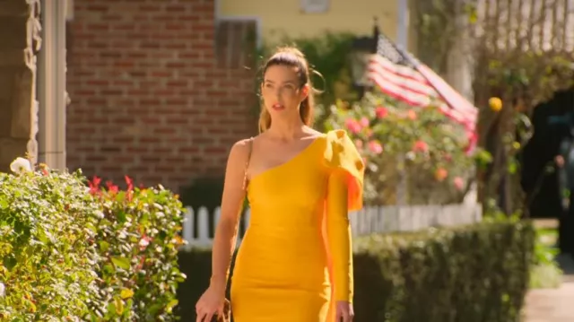 Bella Barnett Abbey Yellow One Shoulder Bandage Dress worn by Polly Brindle as seen in Selling The OC (S01E01)