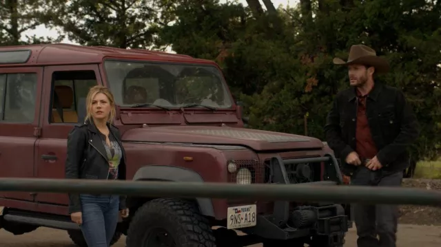 Veste de motard en cuir IRO portée par Jenny Hoyt (Katheryn Winnick) vue dans Big Sky (S03E03)