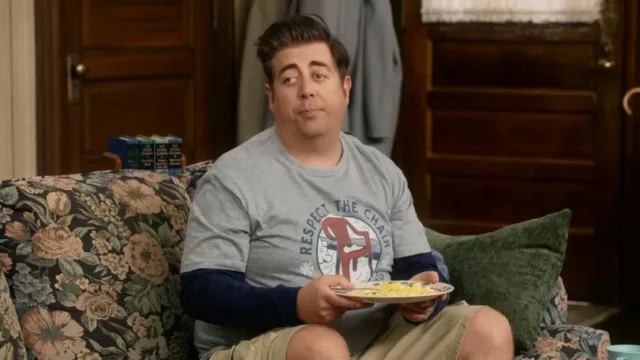 Chowdaheadz Respect La camiseta de la silla usada por Kevin McRoberts (Eric Petersen) como se ve en KEVIN CAN F**K HIMSELF (S02E06)