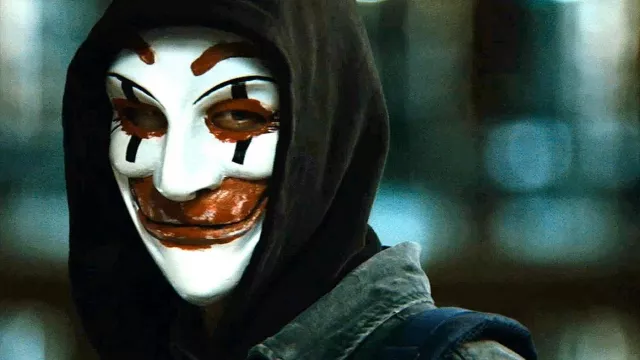 Máscara de payaso blanco como se ve en los atuendos de la película Who Am I