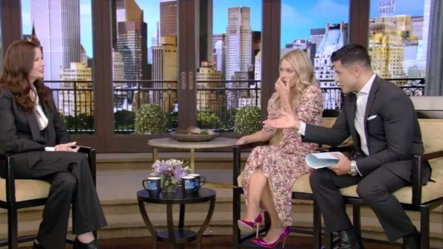 Isabel Marant Papaya Midi Dress portée par Kelly Ripa vue en LIVE avec Kelly et Ryan le 11 octobre 2022