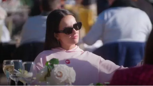 Coperni Logo-Print Cotton Hoodie porté par Victoria Zito comme vu dans Real Girlfriends in Paris (S01E07)