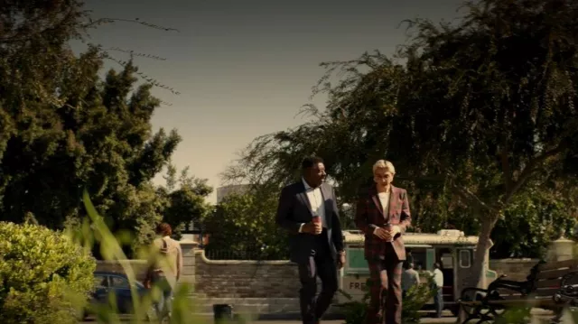 Pantalon Vivienne Westwood New Ray porté par Ian Wright (Mason Alexander Park) vu dans Quantum Leap (S01E04)