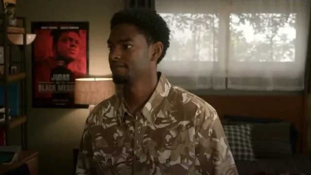 A.P.C. Joey Print Short Sleeve Button Up Shirt worn by Jessie Raymond (Sylvester Powell) as seen in All American: Homecoming (S01E04)