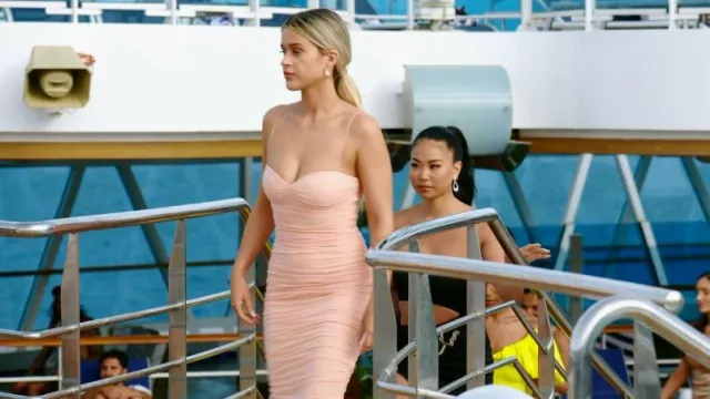 Ethereal Beauty Ruched Mi­di Dress worn by Kendra as seen in The Real Love Boat (S01E02)