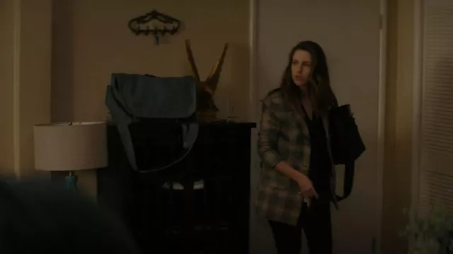 Giuliva Heritage The Ele­na Prince of Wales Checked Wool Blazer worn by Alona Tal as seen in SEAL Team (S06E05)