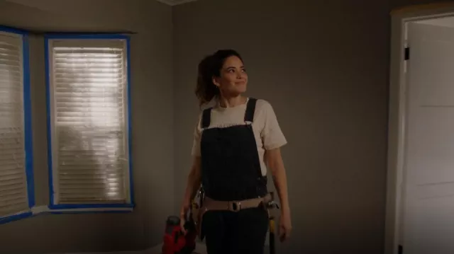 Forever 21 California West Coast Graphic Tee worn by Shannon Diaz (Devin Kelley) as seen in 9-1-1 (S06E05)