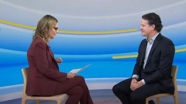 Veronica Beard Azariah Pintuck Flare Pants worn by Savannah Guthrie as seen in Today on October 19, 2022