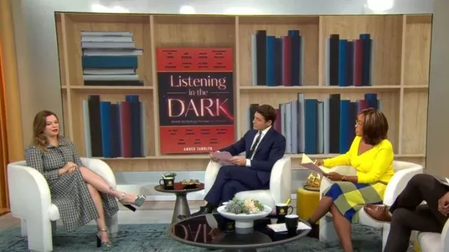 Giuseppe Zanotti Sandal Betty porté par Amber Tamblyn comme vu dans CBS Mornings le 19 octobre 2022