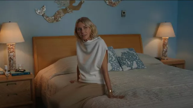 Club Monaco Abhy Sweater worn by Nora Brannock (Naomi Watts) as seen in The Watcher (S01E02)