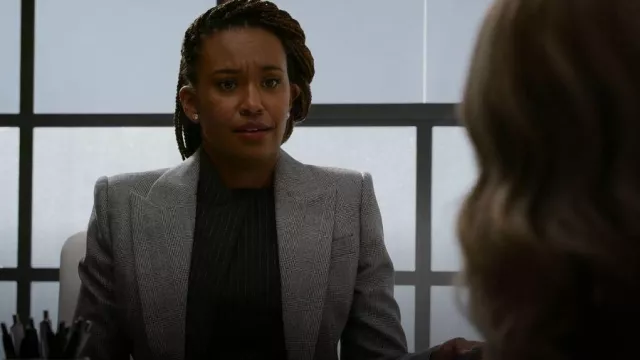 Blazer à poitrine unique à lambris Alexander McQueen porté par Ryan Michelle Bathe comme on le voit dans All Rise (S02E01)