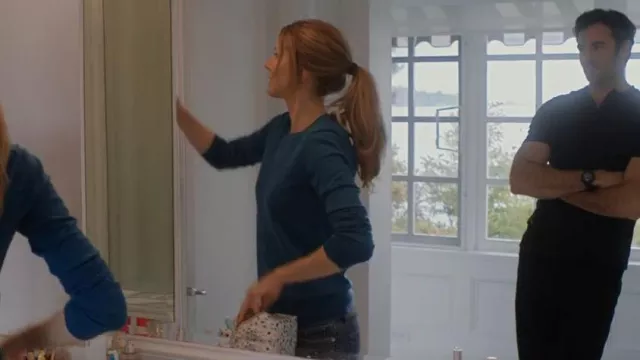 Equipment Rei Sweater worn by Kate Mularkey (Sarah Chalke) as seen in Firefly Lane (S01E03)