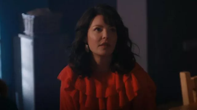Zara Ruffled Crop Sweater worn by Tully Hart (Katherine Heigl) as seen in Firefly Lane (S01E05)