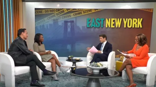 Jonathan Simkhai Gianina Vestido usado por Amanda Warren visto en CBS Mornings el 20 de octubre de 2022