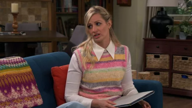 French Connection Kasper Sweater worn by Gemma Johnson (Beth Behrs) as seen in The Neighborhood (S05E06)