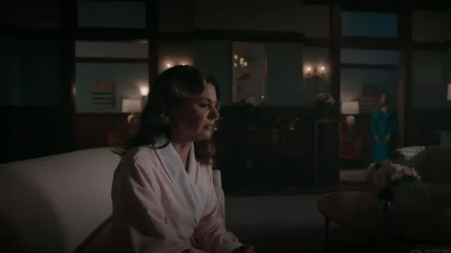 Kassatex Spa Luxury Robe worn by Kit Voss (Jane Leeves) as seen in The Resident (S06E06)