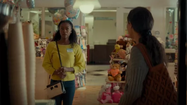 Kate Spade New York Montford Park Straw Angelica portée par Zora Wheeler (Danielle Deadwyler) comme on le voit dans From Scratch (S01E07)