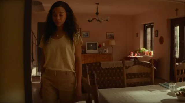 Frame Easy Scoop Tee worn by Amy Wheeler (Zoe Saldana) as seen in From Scratch (S01E08)