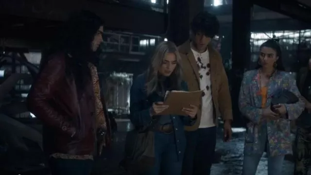 L'Agence Marty Flare Jean worn by Mary Campbell (Meg Donnelly) as seen in The Winchesters (S01E02)