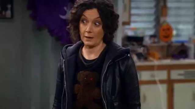 R13 Hood­ed Flight Jack­et worn by Darlene Conner (Sara Gilbert) as seen in The Conners (S05E06)