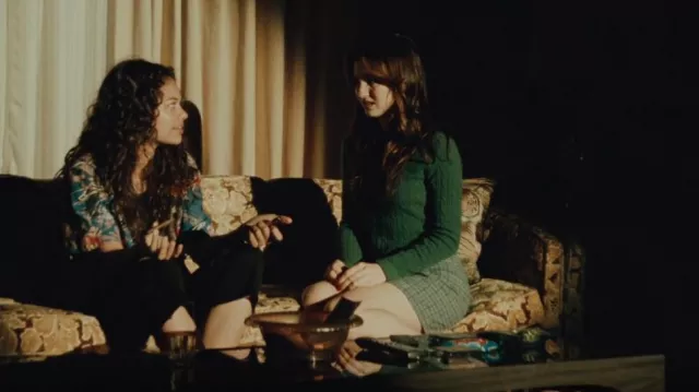 Vestiges de rénovation urbaine Mini-jupe à carreaux A-Line portée par Lexi Howard (Maude Apatow) vue dans Euphoria (S02E07)