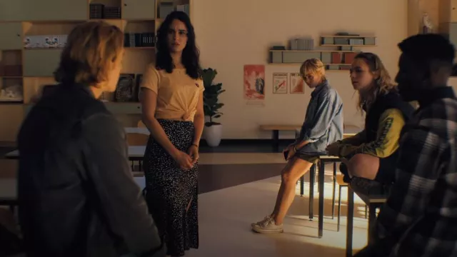 Boohoo Polka Printed Jersey Thigh Split Midi Skirt worn by Bronwyn Rojas (Marianly Tejada) as seen in One of Us Is Lying (S02E02)