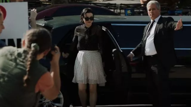 Unas gafas de sol cuadradas de plástico New Day usadas por Kelsey Jones (Julia Goldani Telles) como se ve en Law & Order: Special Victims Unit (S24E03)