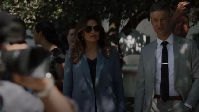 Maje Vayra Double Breasted Jacket worn by Detective Olivia Benson (Mariska Hargitay) as seen in Law & Order: Special Victims Unit (S24E03)