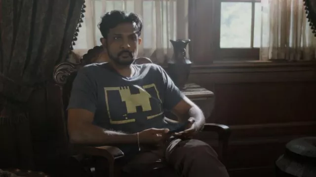 Trevco Atari Ad­ven­ture Screen T Shirt worn by Jay (Utkarsh Ambudkar) as seen in Ghosts (S02E06)