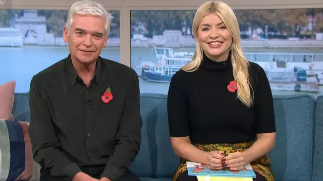 Oasis Large Floral Jacquard A Line Skirt worn by Holly Willoughby as seen in This Morning on November 7, 2022