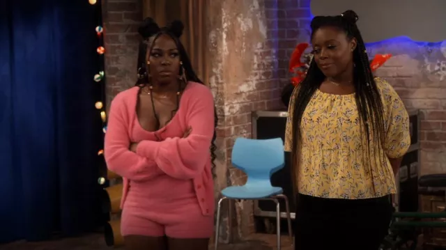 L*Space Daydreamin Short worn by Harper (Laci Mosley) as seen in iCarly (S01E11)