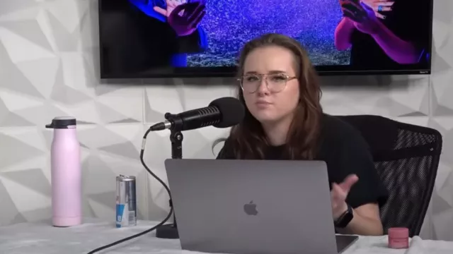 LANEIGE Máscara para dormir de labios utilizada por Sarah Schauer como se ve en Violating Community Guidelines Temporada 1 Episodio 6