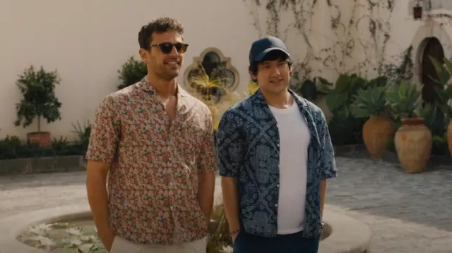 Officine Générale Eren Cotton Bandana Print Loose Fit Button Down Camp Shirt porté par Ethan Spiller (Will Sharpe) comme on le voit dans The White Lotus (S02E03)