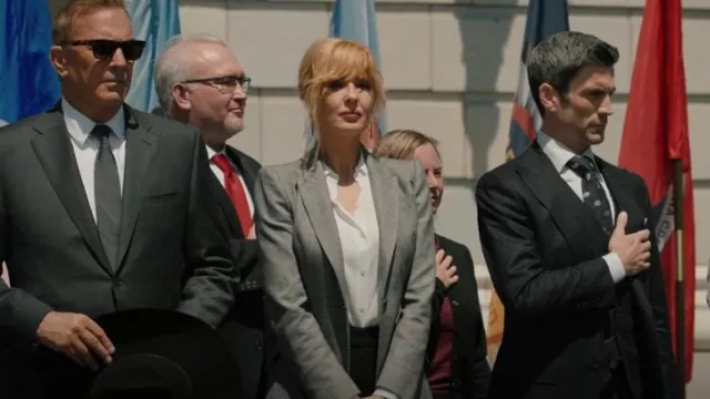 Alexander Mcqueen Blaz­er worn by Beth Dutton (Kelly Reilly) as seen in Yellowstone (S05E01)