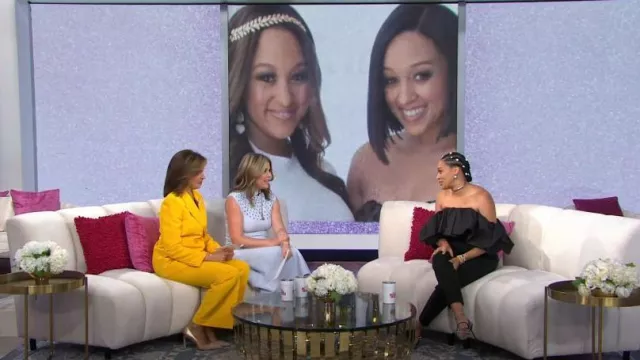 Oscar de la Renta Strapless Drap Skinny-Leg Jumpsuit porté par Tia Mowry comme vu dans Aujourd’hui avec Hoda & Jenna le 16 novembre 2022