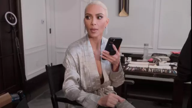 Skims Jacquard Robe worn by Kim Kardashian as seen in The Kardashians (S02E09)