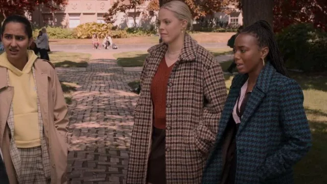 Oat Houndstooth Coat worn by Whitney Chase (Alyah Chanelle Scott) as seen in The Sex Lives of College Girls (S02E01)