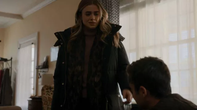 Moorer Hood­ed Puffer Coat worn by Michaela Stone (Melissa Roxburgh) as seen in Manifest (S04E05)